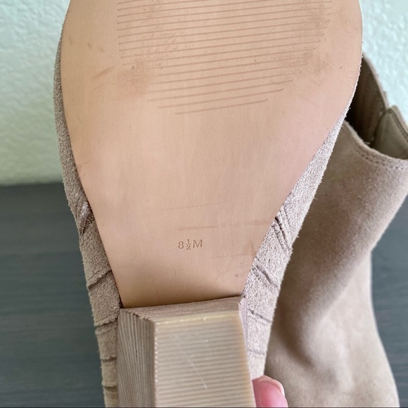 NWOT Beige Guess Booties - Picture 8 of 10